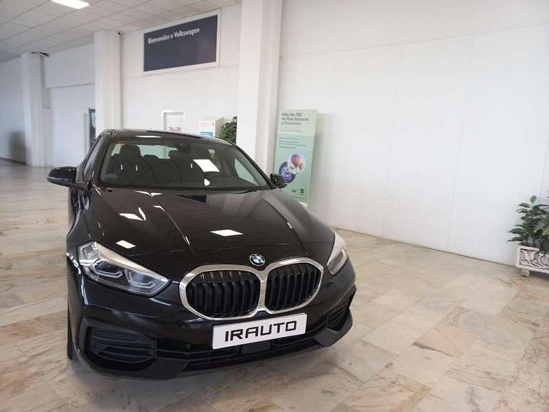 Usado BMW 118 150 CV (110 kW) 2023 Negro Utilitario