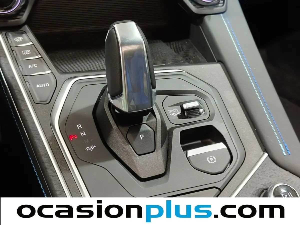 Usado Lynk & Co 01 261 CV (191 kW) 2023 Negro SUV