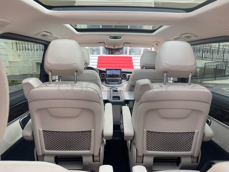 Usado Mercedes V300 Avantgarde 239 CV (175 kW) 2021 Gris / plata Monovolumen