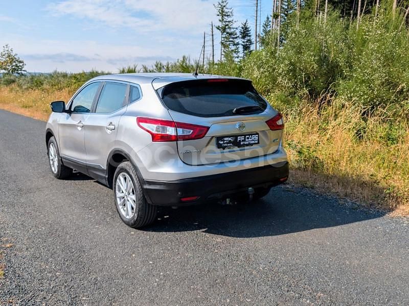 Usado Nissan Qashqai Acenta 110 CV (80 kW) 2015 Gris / plata SUV
