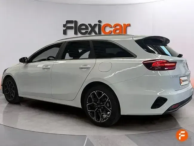 Usado Kia Ceed 100 CV (73 kW) 2025 Blanco Utilitario