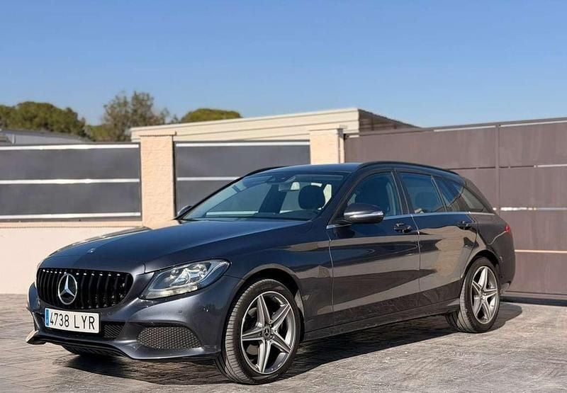 Usado Mercedes C220 AMG line 170 CV (125 kW) 2015 Gris Familiar