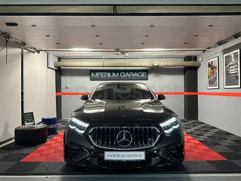 Usado Mercedes E53 AMG 585 CV (430 kW) 2025 Gris / plata Berlina