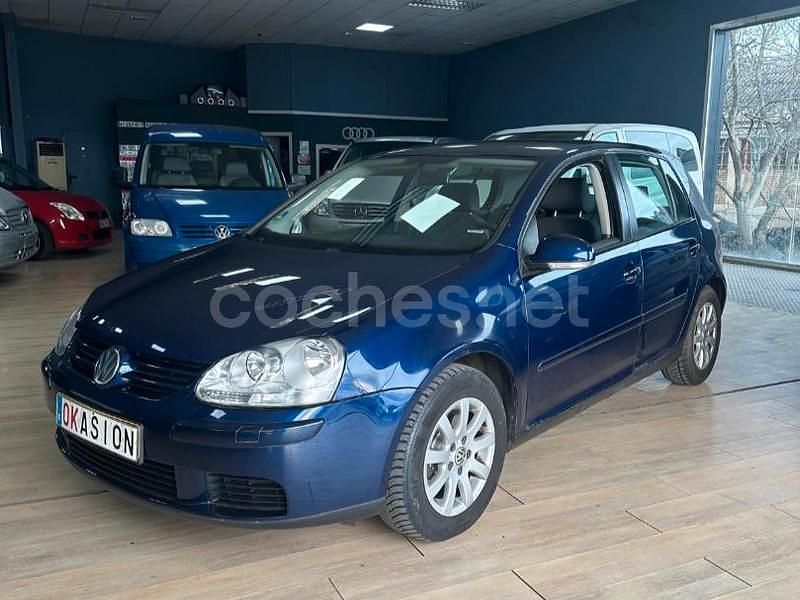Azul Usado 2006 VW Golf Trendline Berlina | 4999 € (Precio justo) - Imagen 1/4