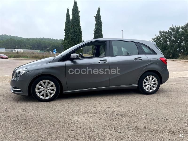 Gris / plata Usado 2014 Mercedes B180 Monovolumen | 9800 € (Super precio) - Imagen 1/4