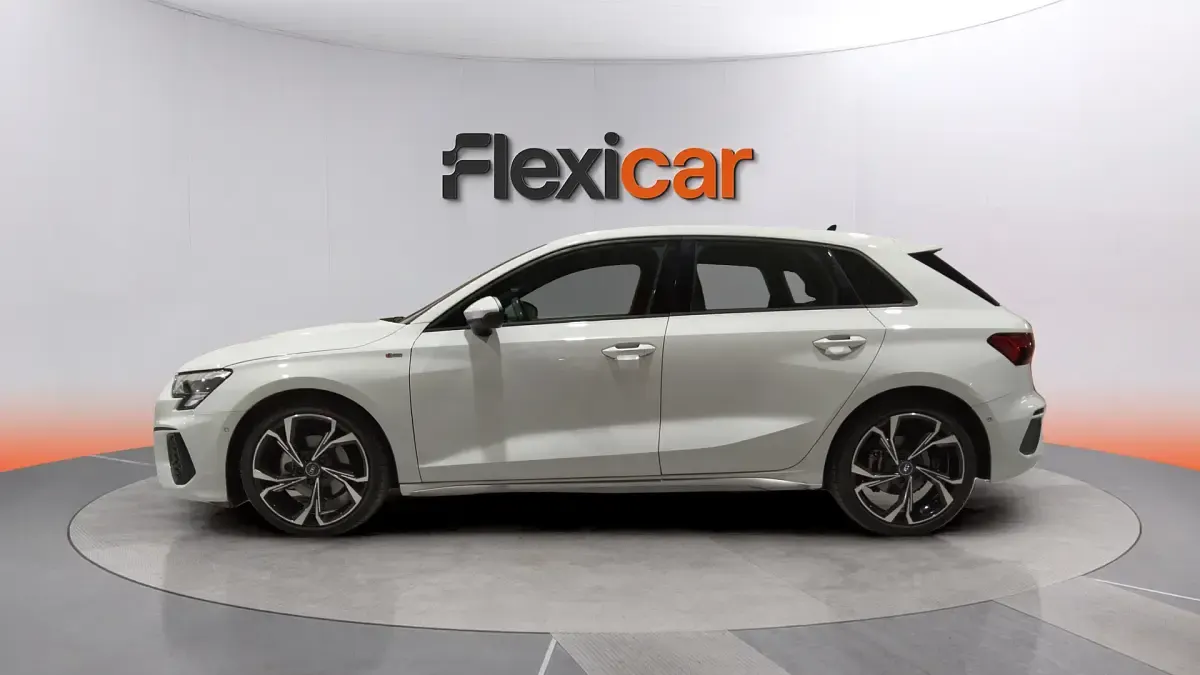 Usado Audi A3 S-Line 150 CV (110 kW) 2023 Blanco Berlina