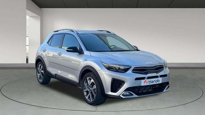 Usado Kia Stonic GT-Line 101 CV (74 kW) 2024 Plateado SUV