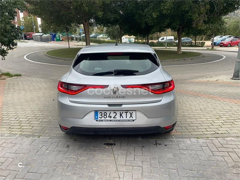 Usado Renault Talisman Business 120 CV (88 kW) 2019 Gris / plata Familiar