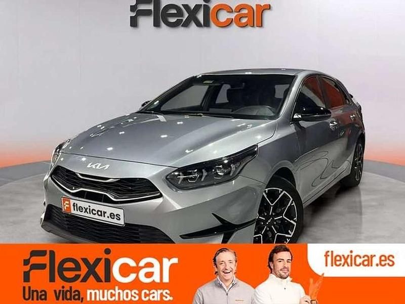 Usado Kia Ceed GT GT-Line 120 CV (88 kW) 2024 Gris Utilitario