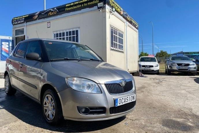 Varios colores Usado 2010 Skoda Fabia Berlina | 2699 € - Imagen 1/4