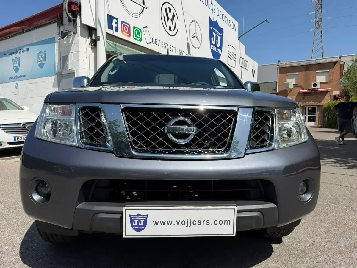 Usado Nissan Navara SE 190 CV (139 kW) 2014 Gris Pickup/Camioneta