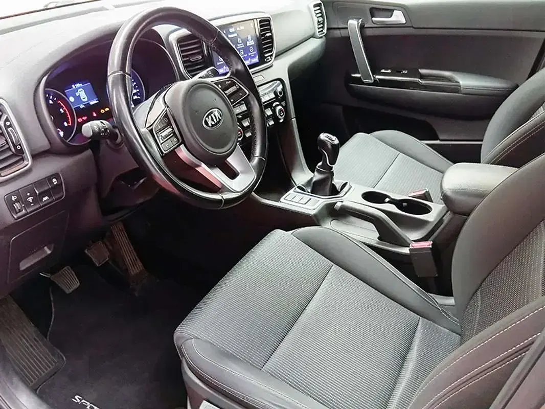 Usado Kia Sportage Plus 136 CV (100 kW) 2021 Gris SUV