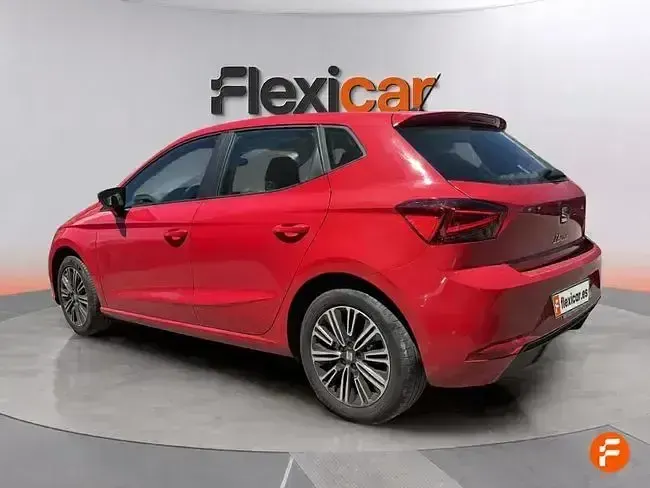 Usado Seat Ibiza Style 110 CV (80 kW) 2023 Rojo Utilitario