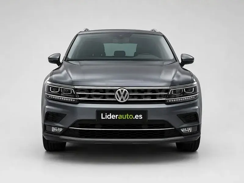 Usado VW Tiguan Allspace Advance 150 CV (110 kW) 2020 Gris / plata SUV