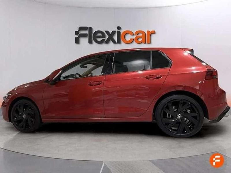 Usado VW Golf VIII Life 150 CV (110 kW) 2022 Rojo Berlina