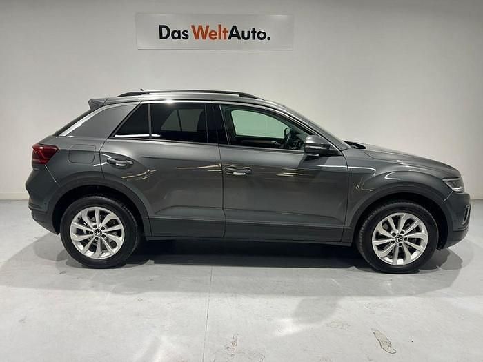Usado VW T-Roc Life 150 CV (110 kW) 2023 Gris SUV