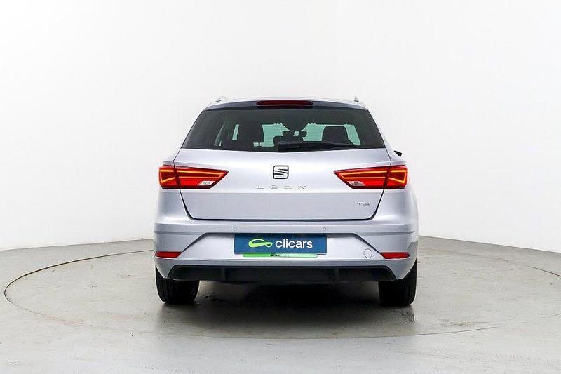 Usado Seat Leon XCELLENCE 130 CV (95 kW) 2020 Gris / plata Familiar