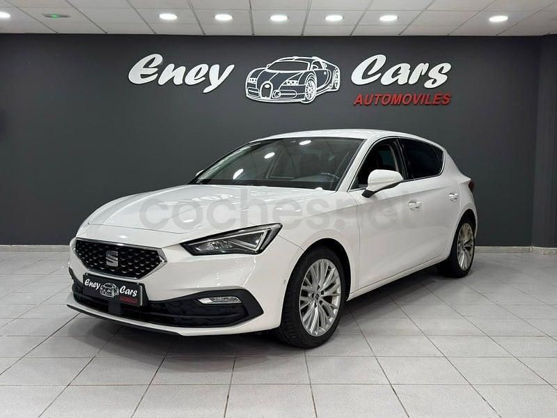 Usado Seat Leon XCELLENCE 150 CV (110 kW) 2021 Blanco Berlina