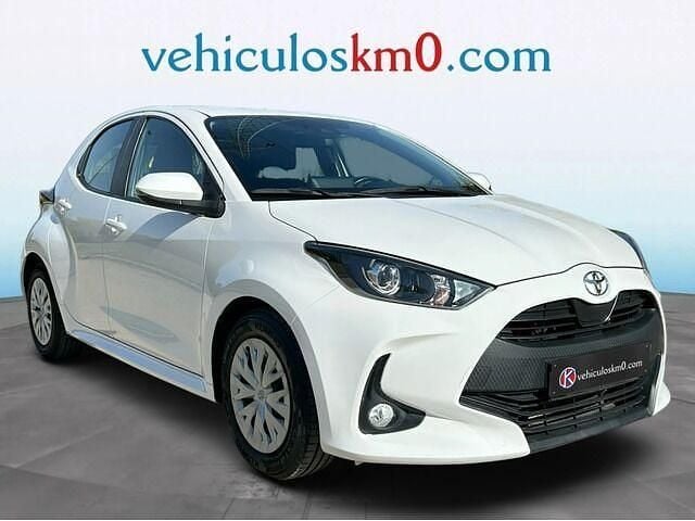 Usado Toyota Yaris Edition 125 CV (91 kW) 2022 Blanco Berlina