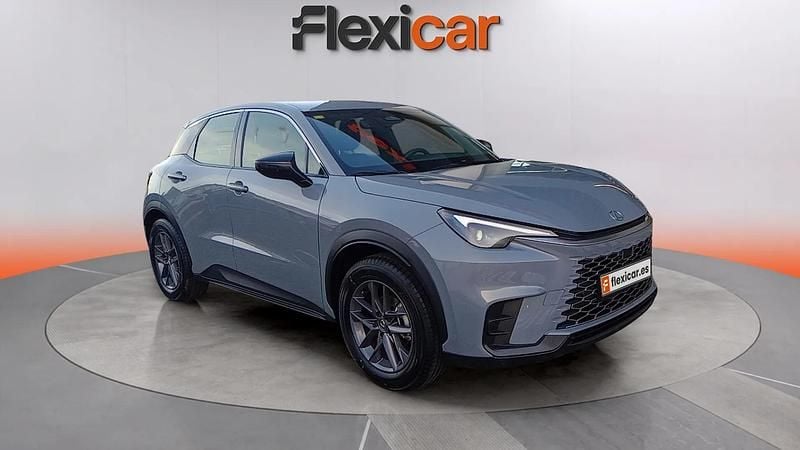 Usado Lexus LBX 136 CV (100 kW) 2025 Gris SUV
