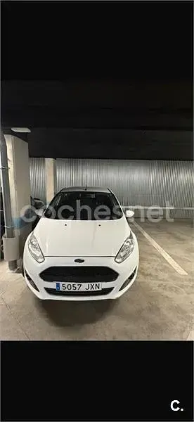 Usado Ford Fiesta Trend 82 CV (60 kW) 2017 Blanco Utilitario