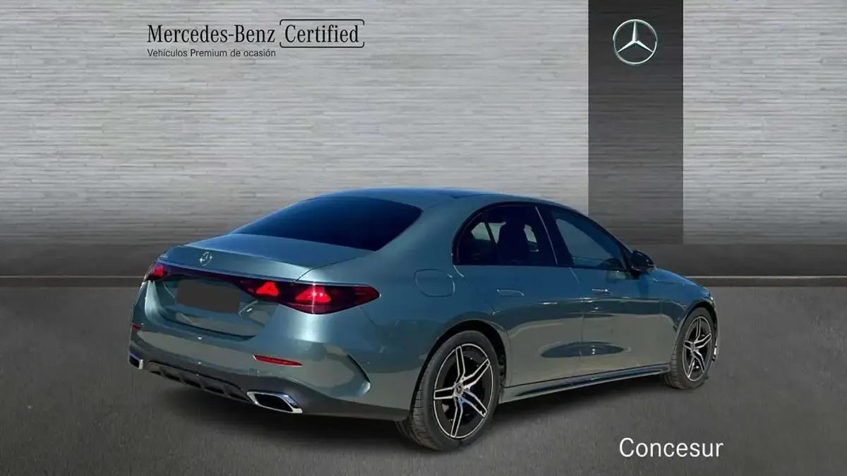 Usado Mercedes E220 197 CV (144 kW) 2025 Verde Berlina