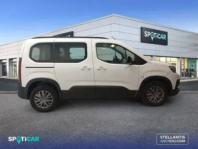 Usado Peugeot Rifter Allure 100 CV (73 kW) 2023 Blanco Monovolumen