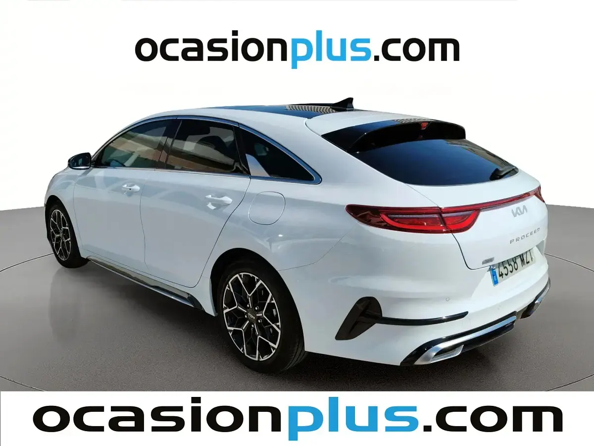 Usado Kia ProCeed GT-Line 140 CV (102 kW) 2025 Blanco Familiar