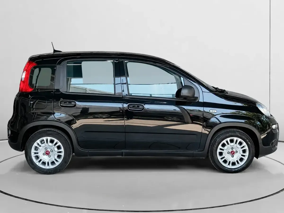 Usado Fiat Panda 70 CV (51 kW) 2023 Negro Utilitario