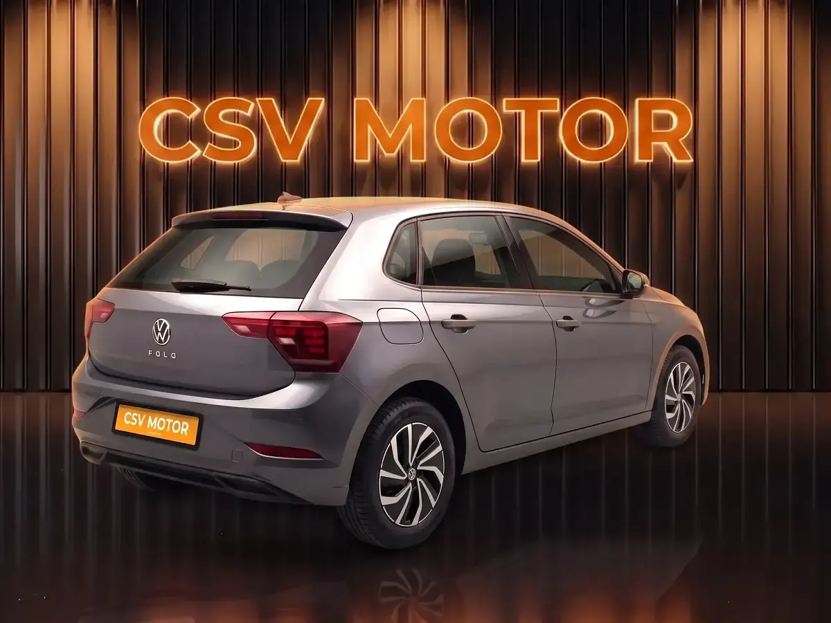 Usado VW Polo Life 95 CV (69 kW) 2022 Gris Utilitario