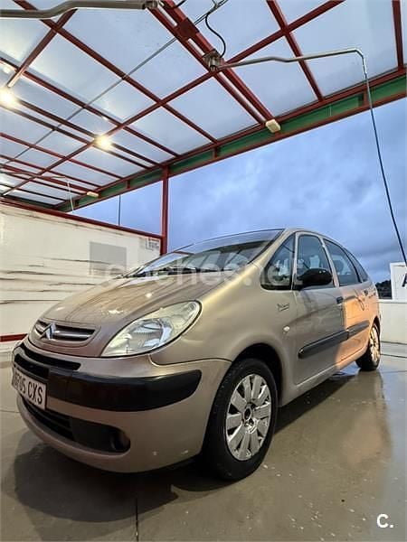 Usado Citroën Xsara Picasso 90 CV (66 kW) 2004 Beige Monovolumen
