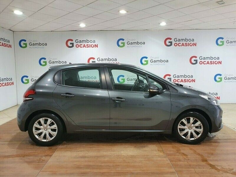 Usado Peugeot 208 Style 82 CV (60 kW) 2017 Gris Utilitario
