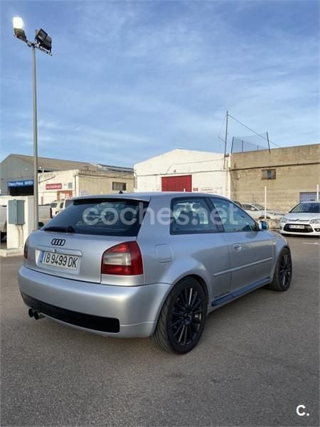 Usado Audi S3 210 CV (154 kW) 2000 Gris / plata Berlina