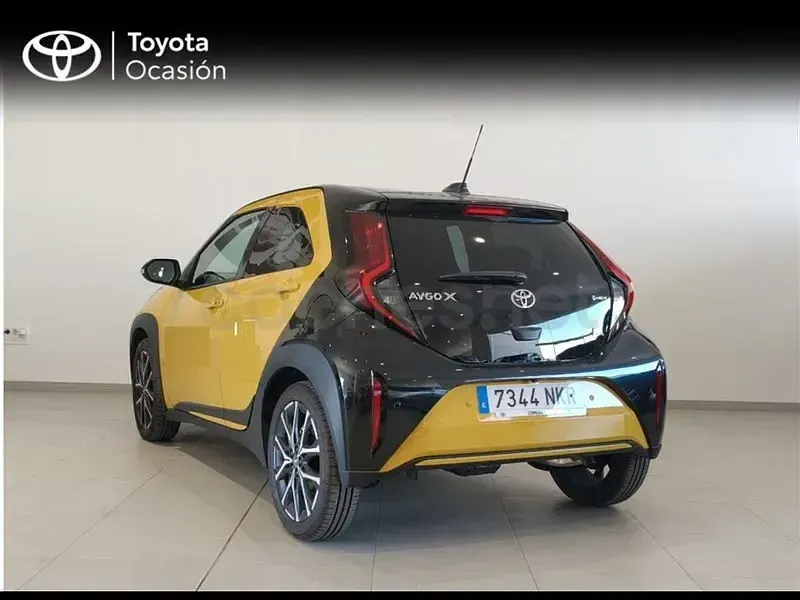Nuevo Toyota Aygo X Sport 116 CV (85 kW) 2026 Amarillo SUV