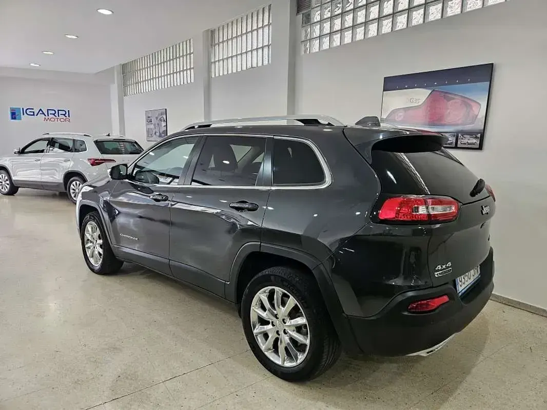 Usado Jeep Cherokee Limited 200 CV (147 kW) 2015 Gris SUV