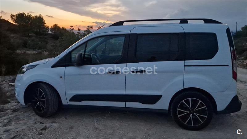 Usado Ford Tourneo Connect Titanium 100 CV (73 kW) 2017 Blanco Monovolumen