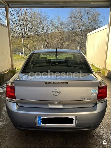 Usado Opel Vectra Design Edition 120 CV (88 kW) 2004 Gris / plata Berlina