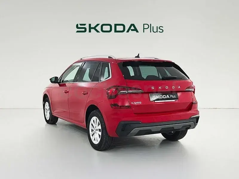 Usado Skoda Kamiq Selection 95 CV (69 kW) 2024 Rojo SUV