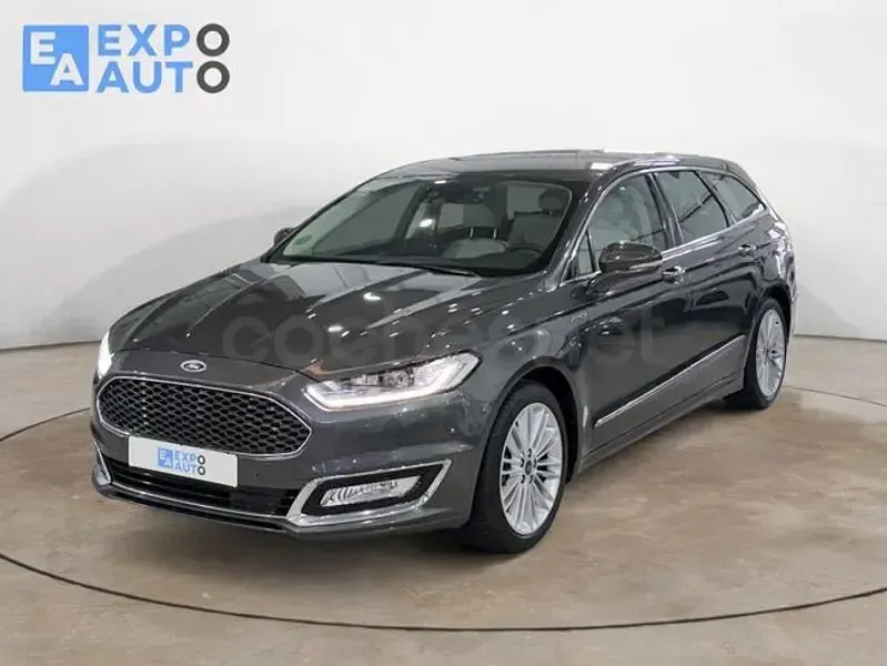 Usado Ford Mondeo Vignale 240 CV (176 kW) 2015 Gris / plata Berlina