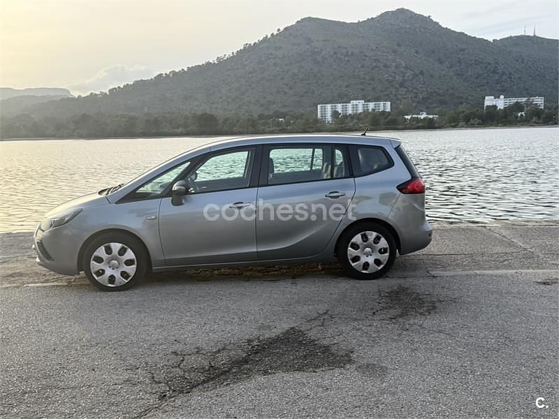 Usado Opel Zafira Tourer Selective 130 CV (95 kW) 2015 Gris / plata Monovolumen