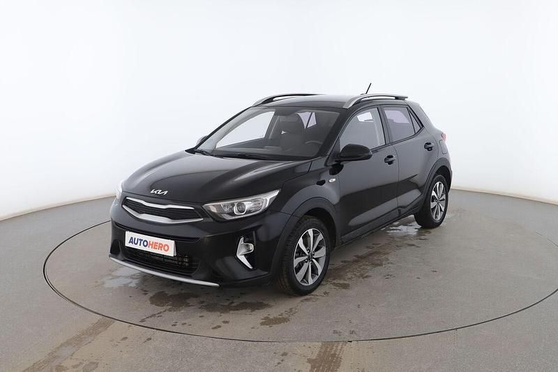 Usado Kia Stonic 101 CV (74 kW) 2022 Negro SUV