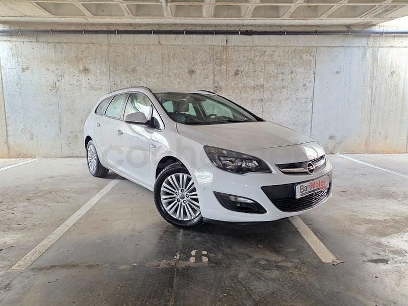 Usado Opel Astra Selective 136 HP (100 kW) 2015 Branco Carrinha