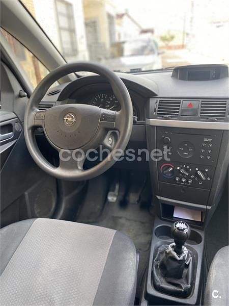 Usado Opel Meriva Enjoy 75 CV (55 kW) 2004 Negro Monovolumen