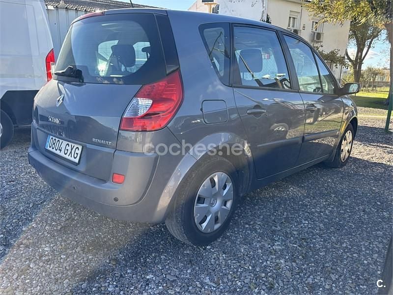 Usado Renault Scénic II Dynamique 110 CV (80 kW) 2007 Gris / plata Monovolumen