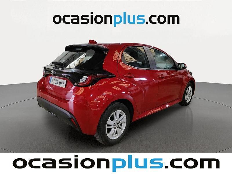 Usado Toyota Yaris Edition 125 CV (91 kW) 2024 Rojo Utilitario
