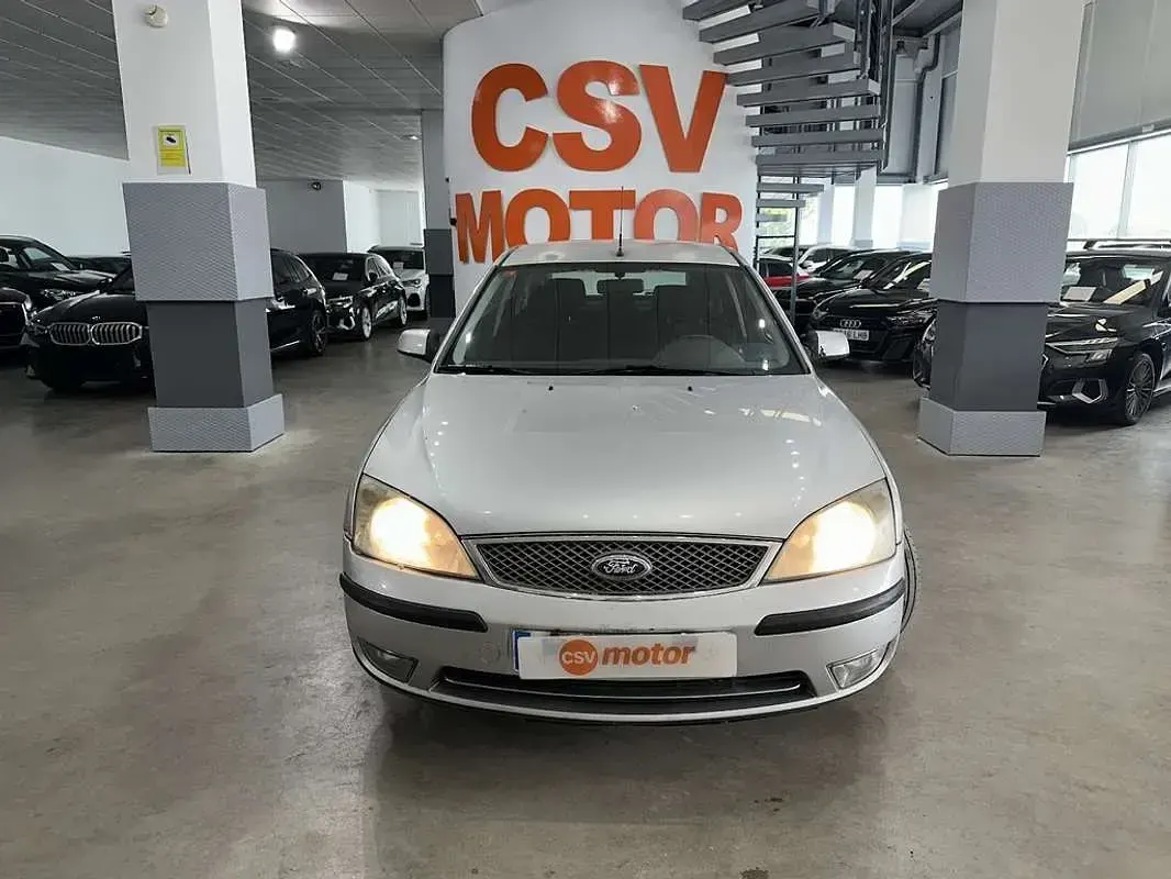 Usado Ford Mondeo Futura 131 CV (96 kW) 2004 Otro Berlina
