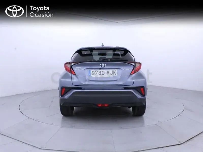 Usado Toyota C-HR Advance 122 CV (89 kW) 2023 Gris / plata SUV