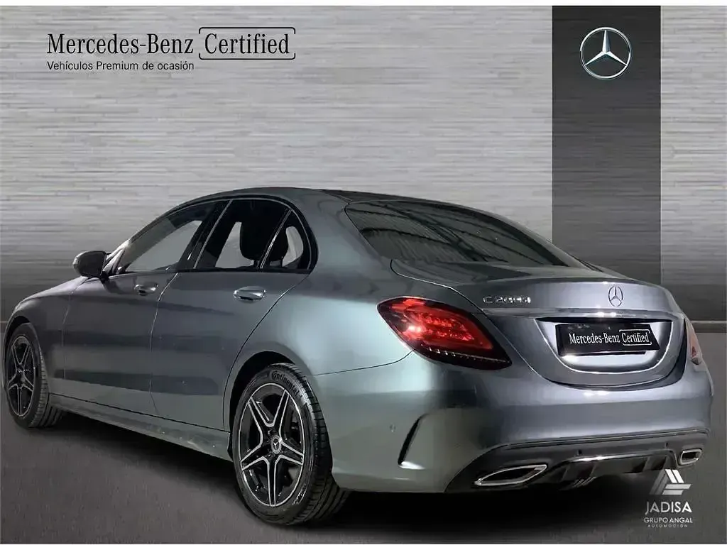 Usado Mercedes C200 160 CV (117 kW) 2020 Gris selenita Berlina