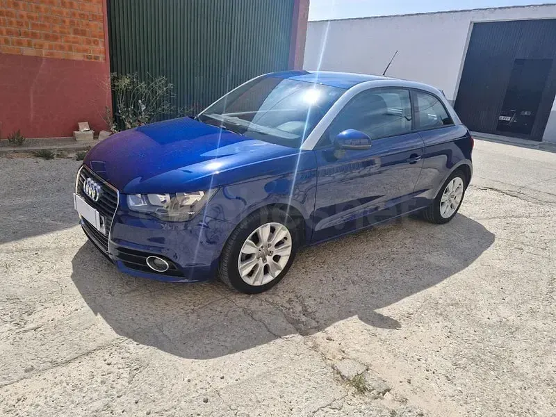 Usado Audi A1 Ambition 105 CV (77 kW) 2011 Azul Utilitario