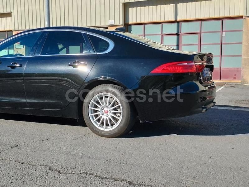 Usado Jaguar XF Prestige 250 CV (183 kW) 2018 Negro Berlina